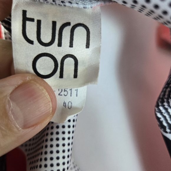 Women's Blouse w/ Scarf Turn On Stiped Size 40 Euro Likely U.S. Large - Picture 10 of 11